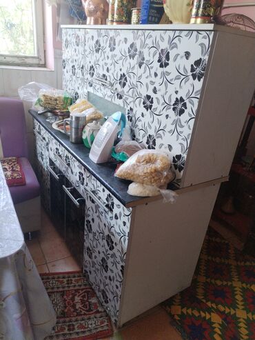сломанные офисные кресло: Кухонный гарнитур, Б/у, цвет - Белый, ДСП, Самовывоз