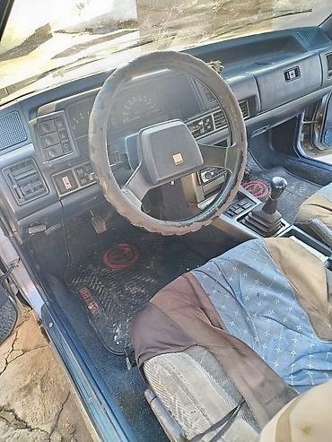 Mazda: Mazda 626: 1984 г., 2 л, Механика, Бензин, Хэтчбэк — 4