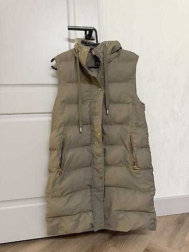 Удлиненный жилет Zara, с капюшоном lalafo.kg да Удлиненный жилет Zara, с капюшоном
