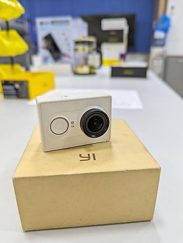 Экшн-камера YI Action Camera (белая) Пользовался мало один раз уронил