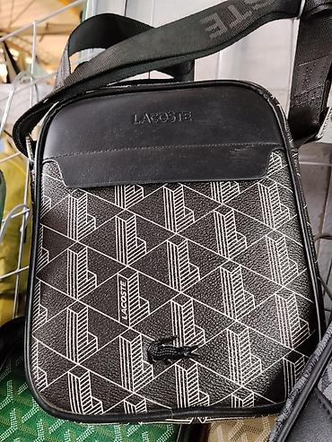 Сумка через плечо Lacoste - Компактная модель формата кросс-боди -