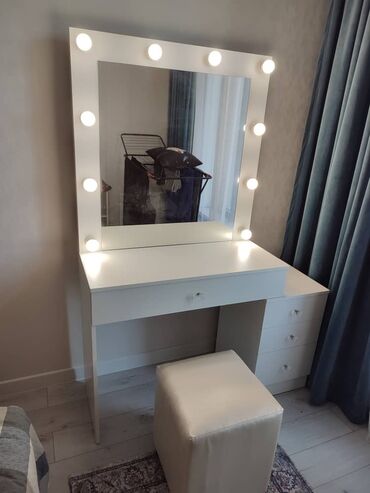 туалетный столик с зеркалом бу: Визажный Стол, цвет - Белый, Новый