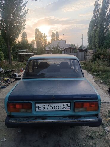 автомобиль чайка: ВАЗ (ЛАДА) 2105: 1999 г., 1.5 л, Механика, Бензин, Седан