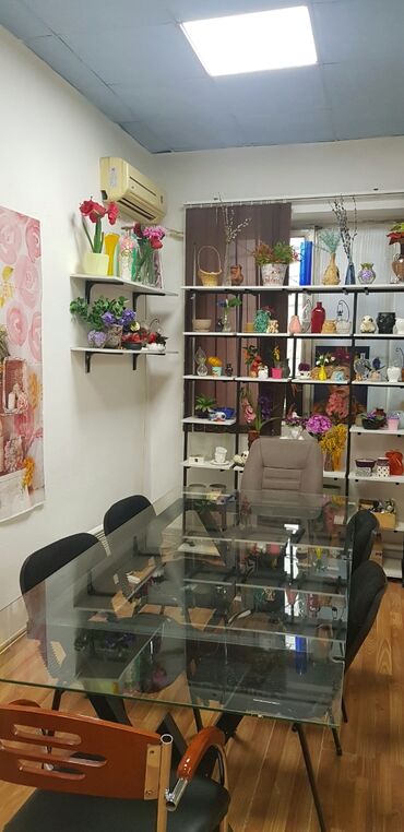 столы кухня: Стол, цвет - Черный, Б/у at lalafo.kg столы кухня: Стол, цвет - Черный, Б/у