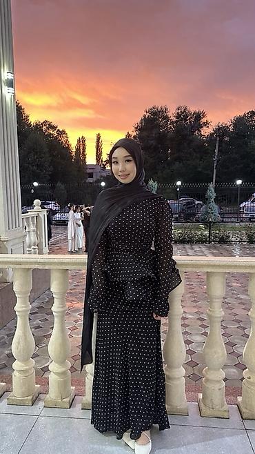 кол саатар: Платье в стиле modest: черное в мелкий белый горох. - Крой: длинное — 1