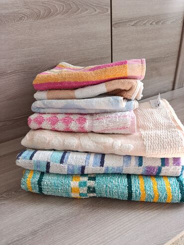 чехол для документов: Полотенца б/у в хорошем состоянии. Цену каждого смотрите на фото (на