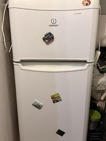 морозильник indesit: Холодильник Indesit, Б/у, Двухкамерный, De frost (капельный) — 1