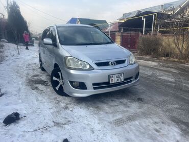 Toyota: Toyota Innova: 2004 г., 2.4 л, Автомат, Бензин, Минивэн