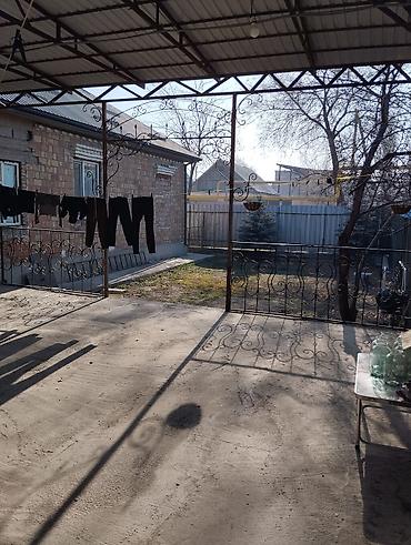 Продажа коттеджей и домов: Продаётся большой благоустроенный дом в районе третьей школы, три at lalafo.kg — 16 Продажа коттеджей и домов: Продаётся большой благоустроенный дом в районе третьей школы, три — 16