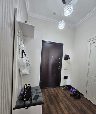 Uzunmüddətli kirayə mənzillər: Yasamal Rayonu 20 Yanvar Metrosu çıxışı Avtobus marşürut dayanacaq — 7