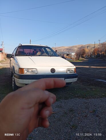 аваринное авто: Volkswagen Passat: 1988 г., 1.8 л, Механика, Бензин, Универсал