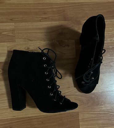 sexy crna haljinica: Čizme, Size: 40