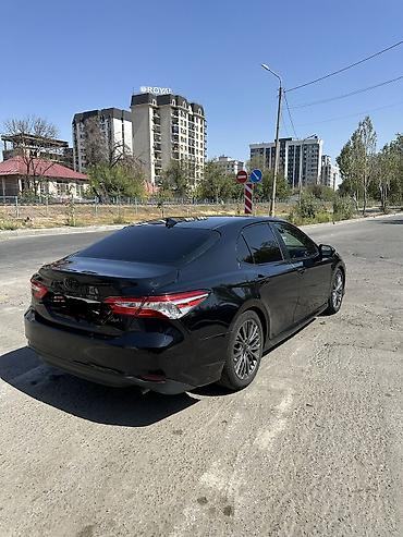 салон автомобиля: Toyota Camry: 2019 г., 2.5 л, Автомат, Бензин, Седан — 10
