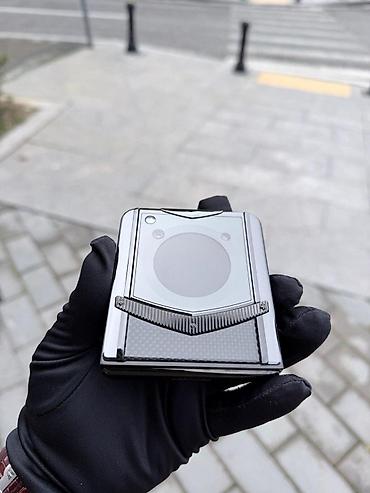 ipon 12: Vertu 512 GB — 3