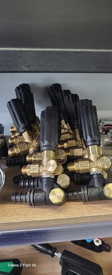 Avtoyuma aparatları: 1 manatliq 50 qəpiklik avtoyuma avadanliqlar satisi yerində — 12