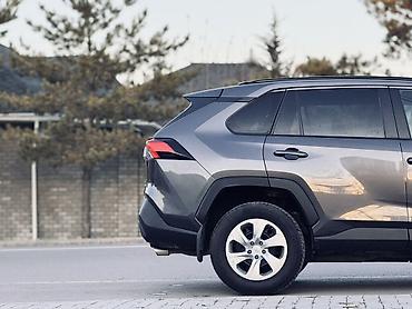 Toyota: Toyota RAV4: 2021 г., 2.5 л, Автомат, Бензин, Кроссовер — 9