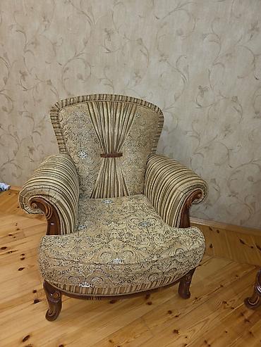 Divan və kreslo dəstləri: İşlənmiş, Divan, 2 kreslo, Divan — 4