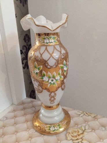 süsən gülü: Bir vaza, Keramika