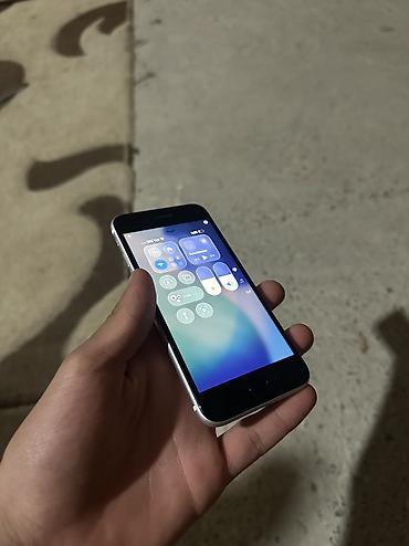 Apple iPhone: IPhone SE 2020, 64 GB — 10