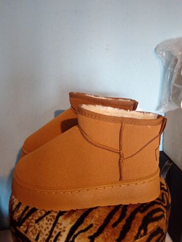 mona obuca vranje: Ugg boots, color - Brown, 37