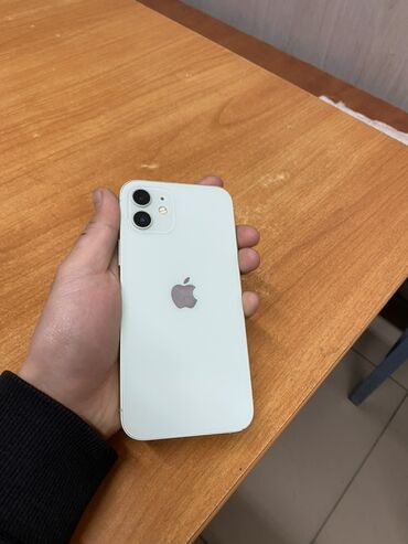 Apple iPhone: IPhone 12, Б/у, Чехол, 83 % — 1