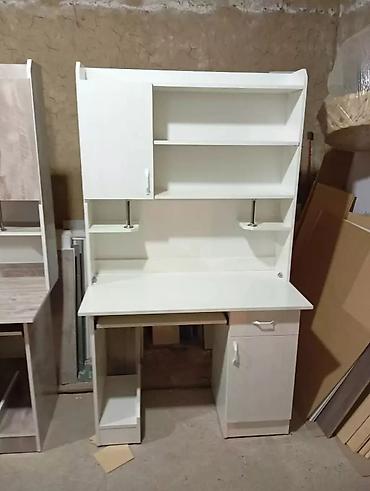 Компьютерные столы: Компьютерный стол, Новый, С полками — 5