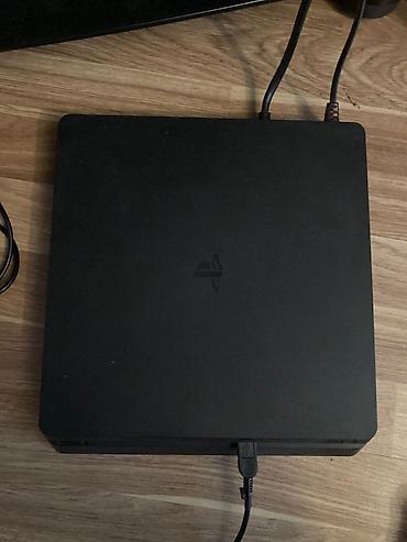 ps4 prasifka: PLAYSTATION 4 Slim 1 TB, Proşivkalıdır. Əla vəziyyətdədir. 2018-ci il — 5