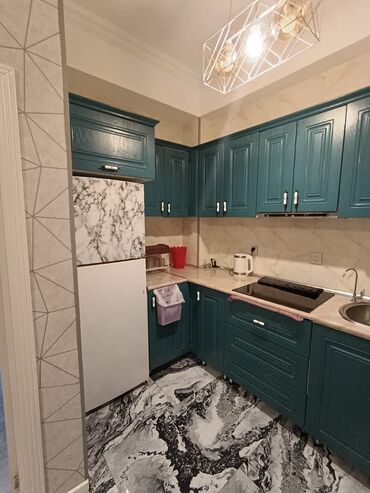 Otaqların satışı: Xanim otaq yoldasi axtarilir. Unvan Hezi aslinov,metroya 5deq — 6