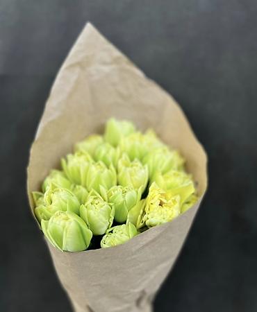 Букеты из живых цветов: Тюльпаны Оптом и в розницу - Разнообразие оттенков: жёлтые, розовые — 7