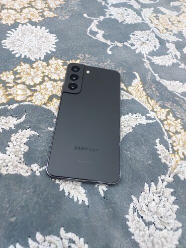 Мобильные телефоны и аксессуары: Samsung Galaxy S22, Б/у, 128 ГБ, цвет - Черный, 1 SIM, eSIM