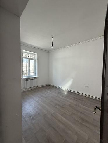 Продажа коттеджей и домов: 5 комнат, 130 м², 4 соток, Бишкек, Оскон-ордо ж/м Собственник — 33