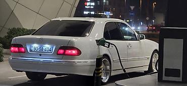 4 goz mercedes 3 2: Mercedes-Benz E‑Class W210 sedan Xüsusiyyətlər: - Kuzov: 4 qapılı — 3