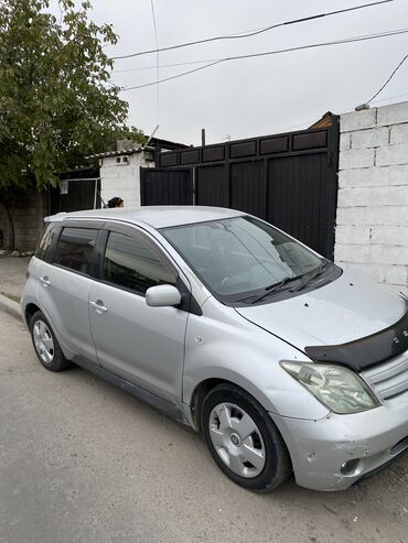 Toyota: Toyota ist: 2004 г., 1.5 л, Автомат, Бензин, Хэтчбэк