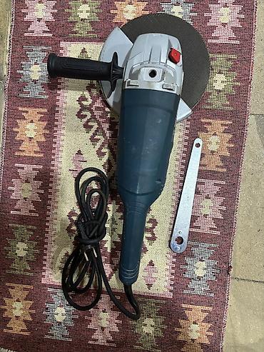 Elektrik əl alətləri: Böyük diskli bucaqşəkilli daşlama/kəsici – Bosch Məhsul təsviri: - — 2
