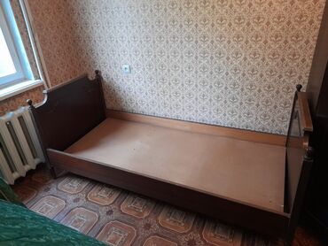 кровать токмок: Кровать размер:2×90
+2 матраса в подарок 
цена:5000сом
самовывоз 7мкр
