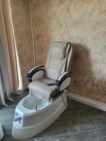 masaj sumqayit: Pedikür kreslosu satılır 700 AZN. Kreslo hissesi masaj edir. Ünvan NZS
