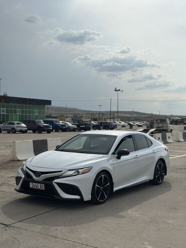tayota runx: Toyota Camry: 2018 г., 2.5 л, Автомат, Бензин, Седан