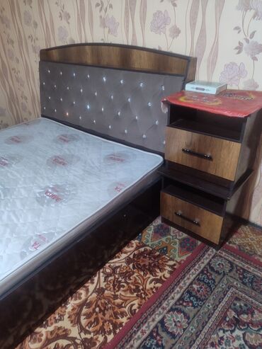 бу спалный: Двуспальная кровать, Б/у, С матрасом, длина - 2 см