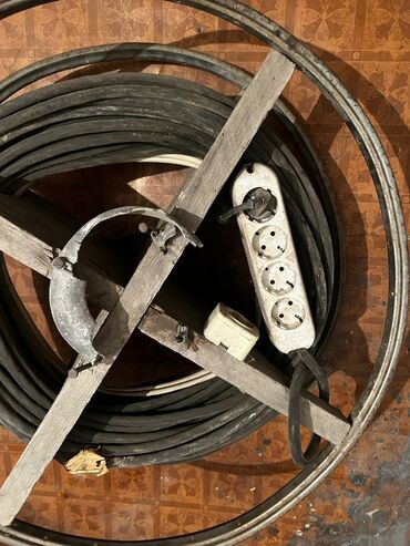 Товары и оборудование для с/х животных: Продаю 3х фазный кабель 60 метров медный многожильный