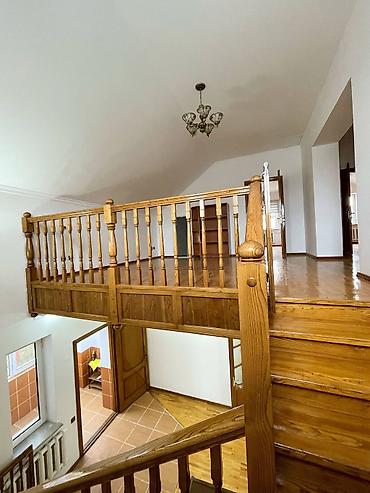 Долгосрочная аренда домов: 200 м², 5 комнат — 6