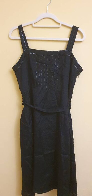 Haljine: Haljine L/XL veličina. Elegantne i svečane. Cena 900-1500din. Neke su — 1