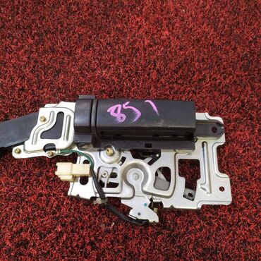 Другие автозапчасти: Замок двери Toyota Alphard AHR20 2004 (б/у) КУЗОВНЫЕ ДЕТАЛИ - #капот