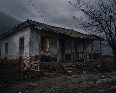 kənd evi: Aylıq ödəmə ilə köhnə kənd evi alıram. Təmirin önəmi yoxdur — 1