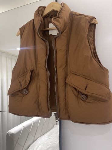 bež prsluk: Pull and Bear, L (EU 40), color - Brown