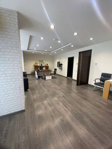 Ofislər: Nəsimi rayonu, Həsən Əliyev küçəsi (köhnə İnqilab), biznes mərkəzində -da lalafo.az — 8 Ofislər: Nəsimi rayonu, Həsən Əliyev küçəsi (köhnə İnqilab), biznes mərkəzində — 8