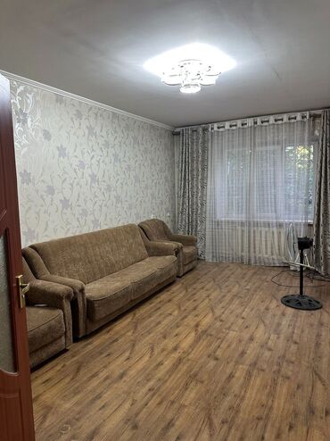 2 комнатная квартира на ночь: 2 комнаты, Агентство недвижимости, Без подселения, С мебелью частично