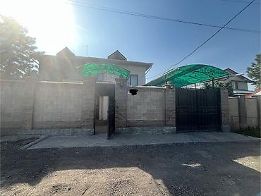 Продажа коттеджей и домов: Продается 2х этажный особняк из 10комнат 330м2, по ул. Шаумяна, на — 29