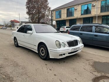 Mercedes-Benz: Mercedes-Benz 320: 3.2 l | 2000 il Sedan