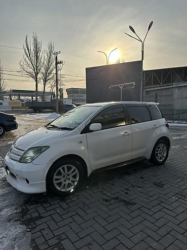 Toyota: Toyota ist: 2003 г., 1.3 л, Автомат, Бензин, Хэтчбэк — 5