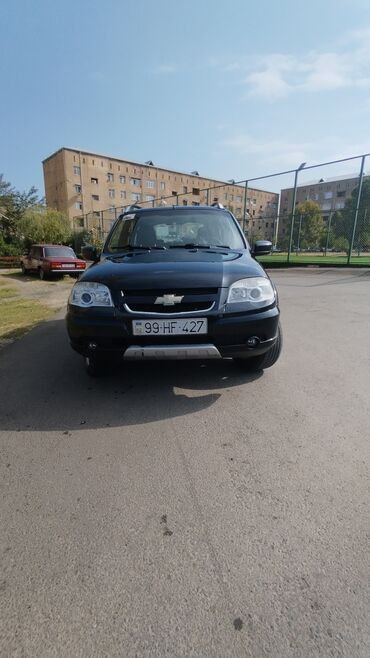 niva üçün: VAZ (LADA) 4x4 Niva: 4.4 l | 2013 il | 30108 km Universal